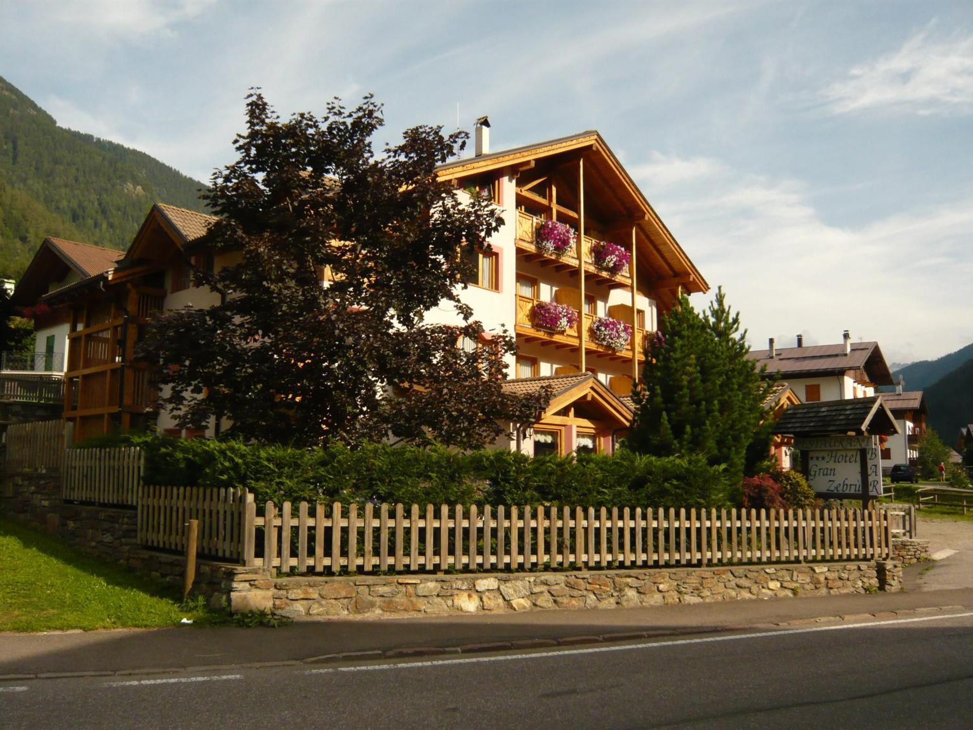 Active Hotel Gran Zebru' Cogolo Exterior foto