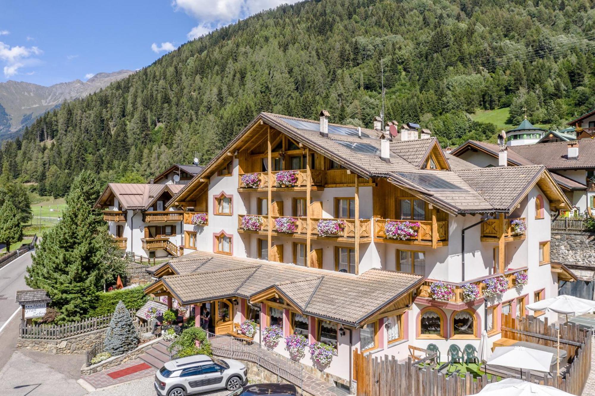 Active Hotel Gran Zebru' Cogolo Exterior foto